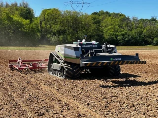 Une démo de robot dans les champs