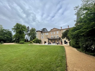 Ô châteaux du Beaujolais !