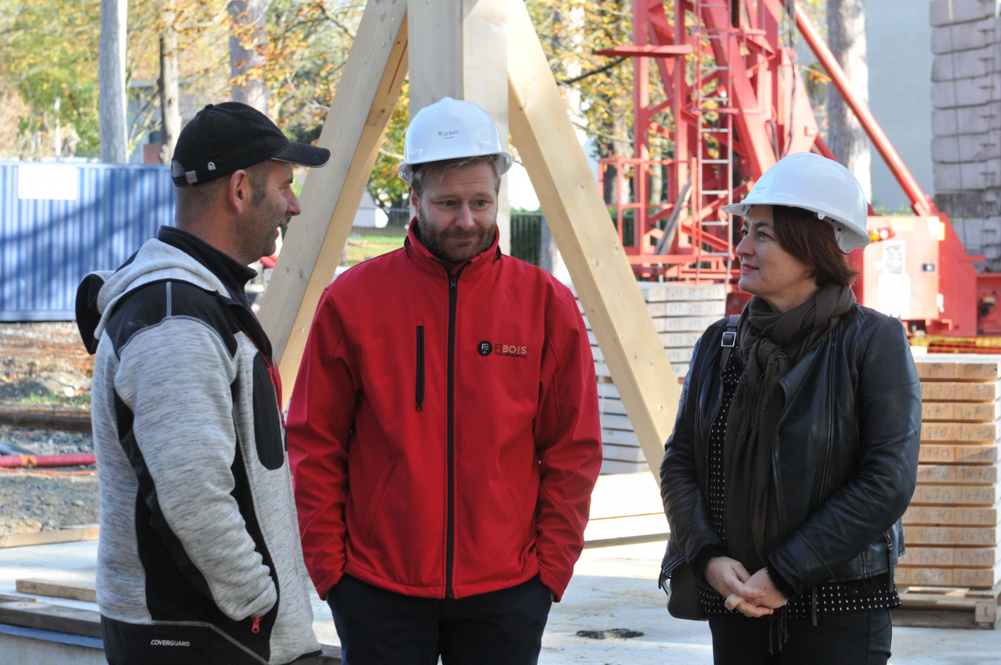 Au centre, Douglas Martin, directeur de Fibois (69)