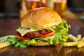Le steak haché, plat préféré des Français pendant le confinement