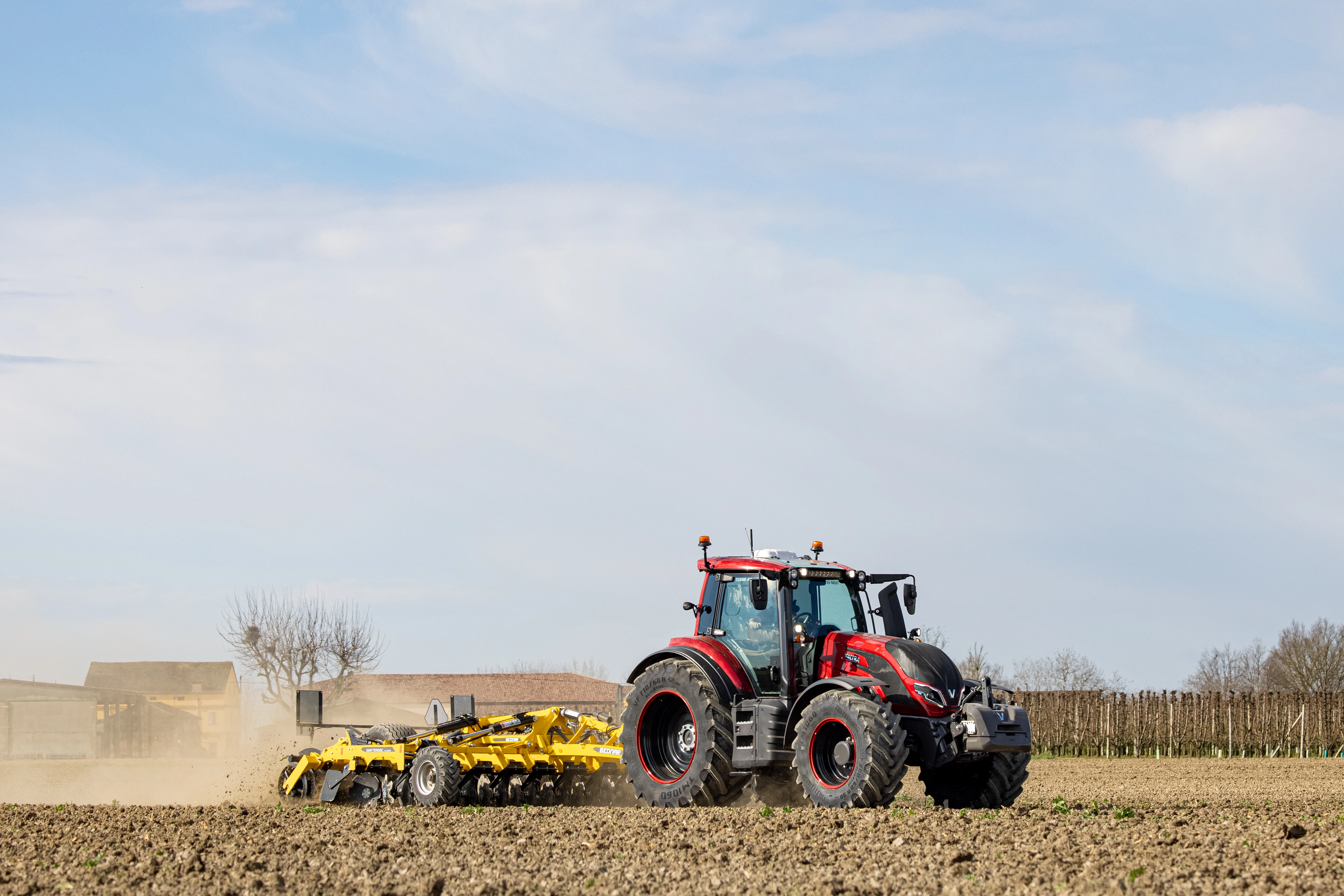 Valtra : le tableau de bord disparaît sur les tracteurs N5 et T5