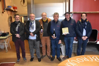 David Béroujon reçoit son trophée de meilleur gamay du monde