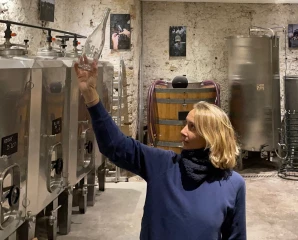 Coteaux-du-lyonnais : le chai urbain de Géraldine Dubois en images