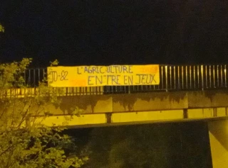 Les JA affichent leur colère