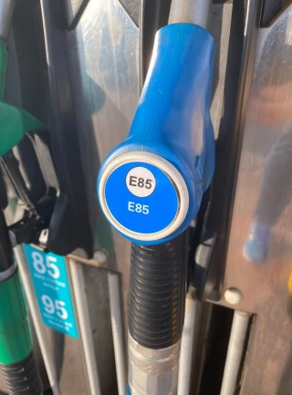 Éthanol : le moteur à essence plus vertueux que l’électrique ?